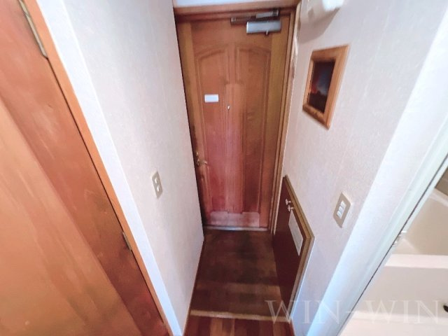 セザンヌ新栄 2の玄関