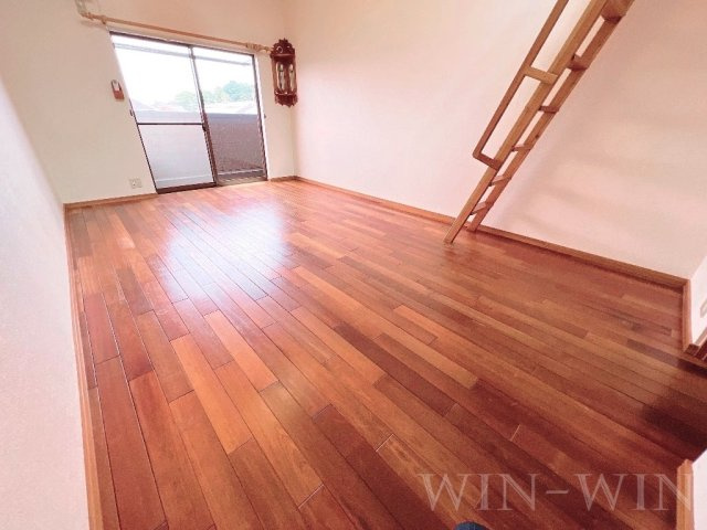 セザンヌ新栄 2の居間・リビング