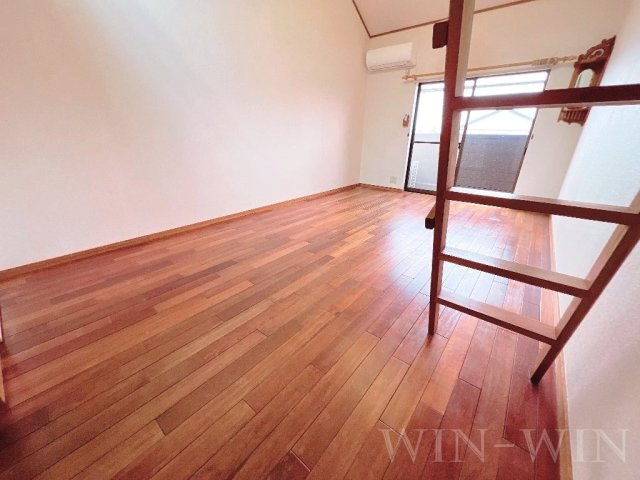 セザンヌ新栄 2の居間・リビング