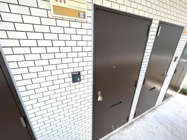 ビットハウスの玄関