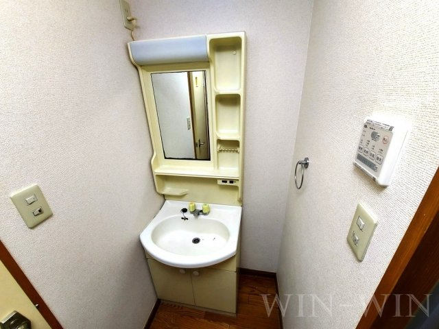 Surplus One栞の独立洗面台