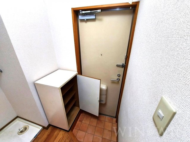 Surplus One栞の玄関