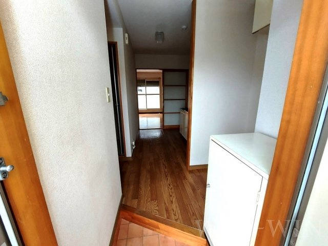 Surplus One栞の玄関