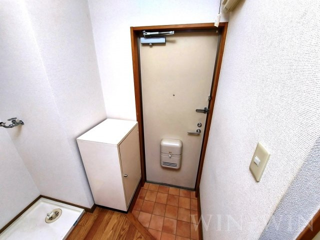 Surplus One栞の玄関