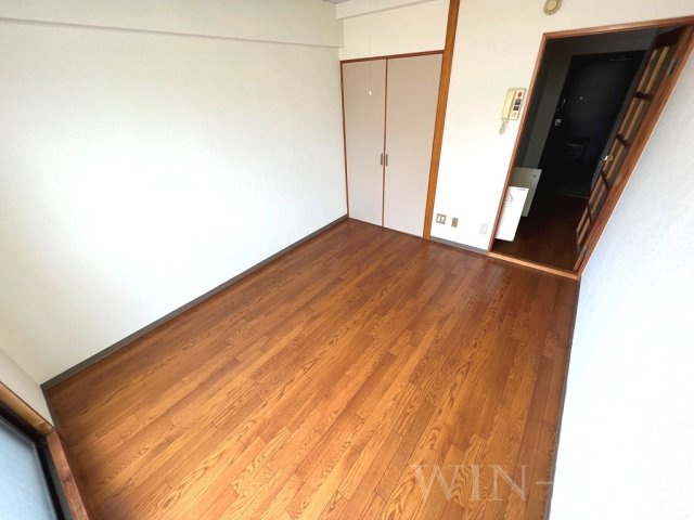 ビットハウスの洋室