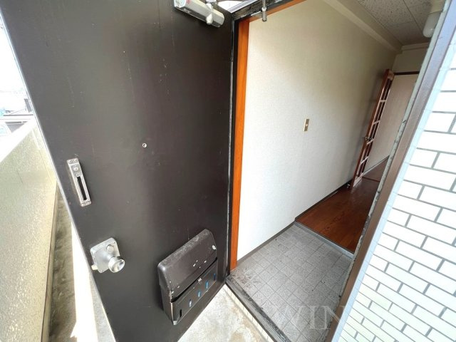 ビットハウスの玄関