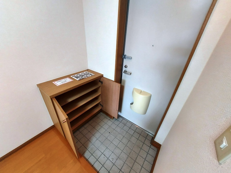 レインボウハイムの玄関