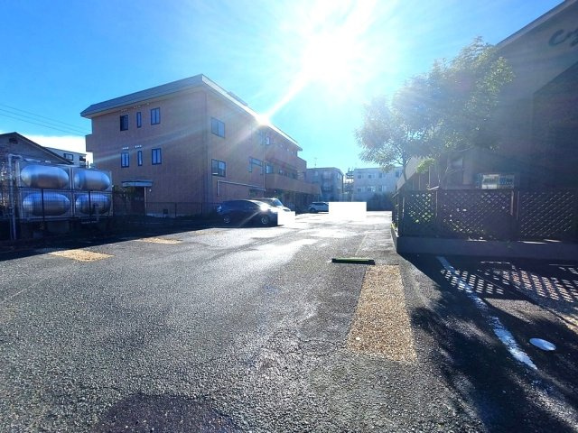 セザンヌ新栄の駐車場