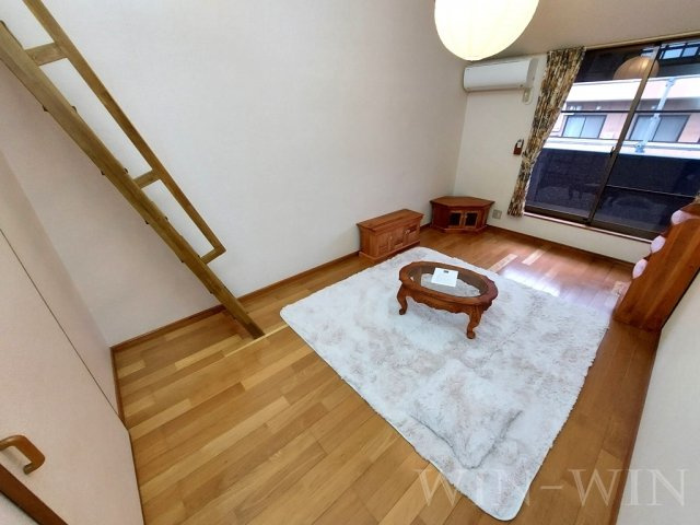 セザンヌ新栄の居間・リビング