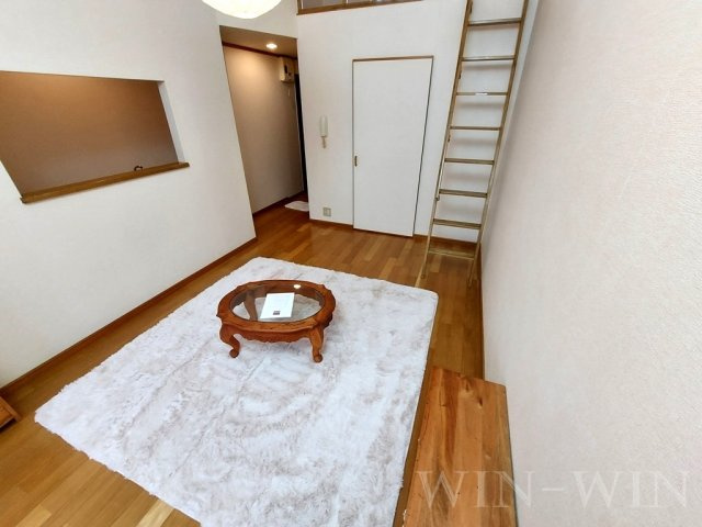 セザンヌ新栄の居間・リビング