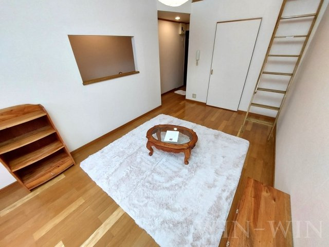 セザンヌ新栄の居間・リビング