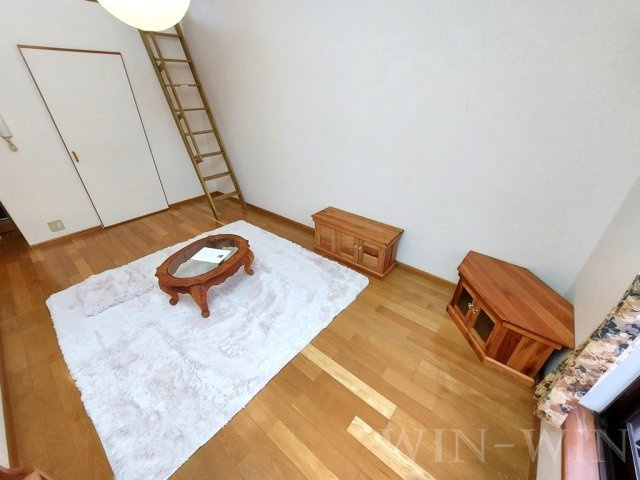 セザンヌ新栄の居間・リビング