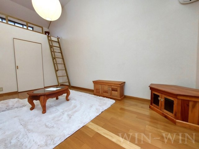 セザンヌ新栄の居間・リビング