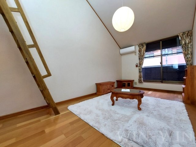 セザンヌ新栄の居間・リビング