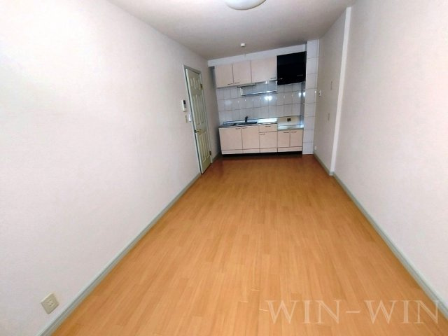 エルヴェ南小向 Aの居間・リビング