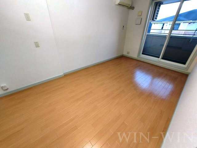 エルヴェ南小向 Aの居間・リビング