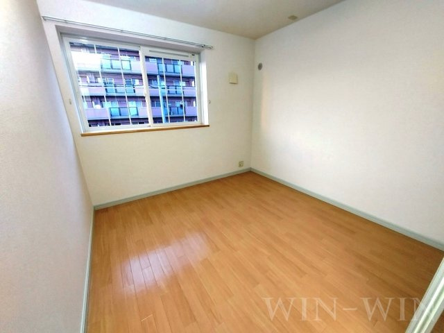 エルヴェ南小向 Aの寝室