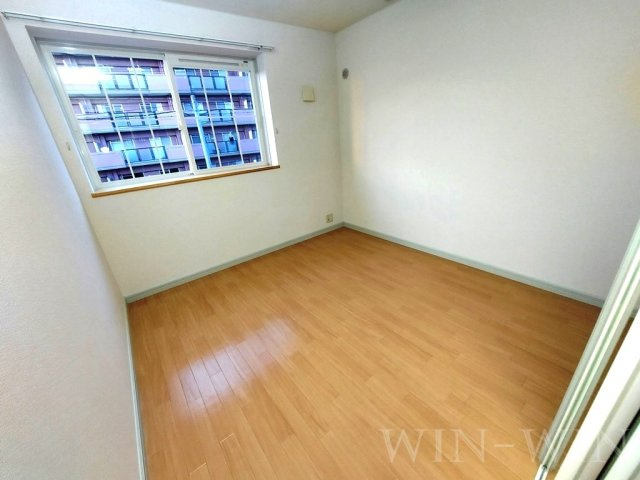 エルヴェ南小向 Aの寝室