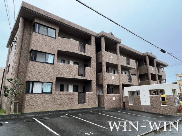アヴァンセ山本の外観