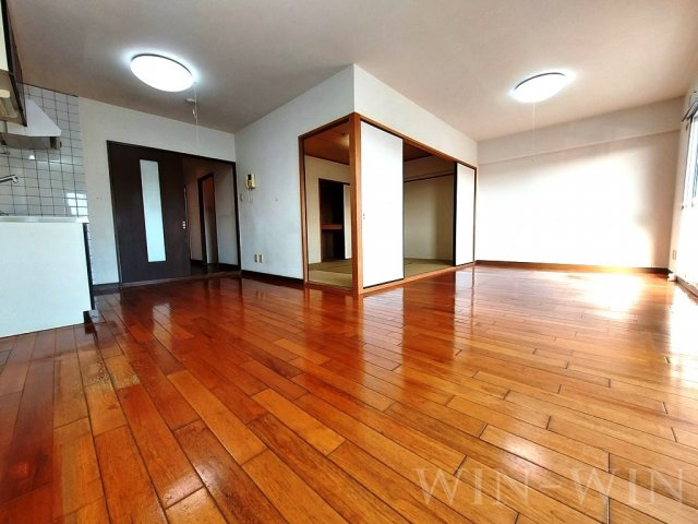 ファインビレッジの居間・リビング