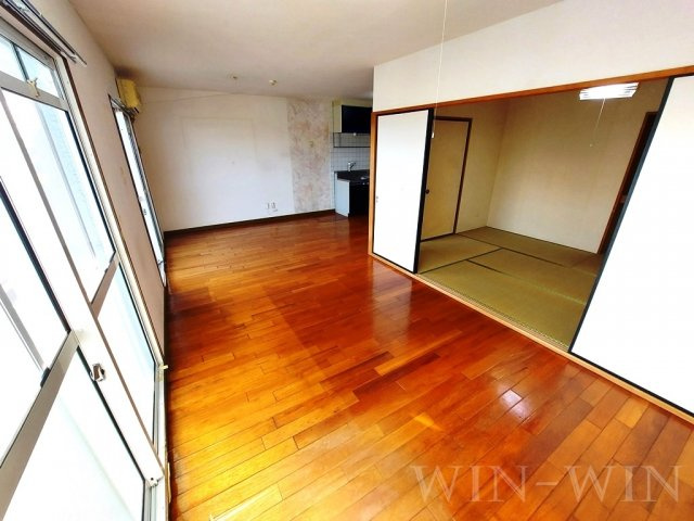 ファインビレッジの居間・リビング