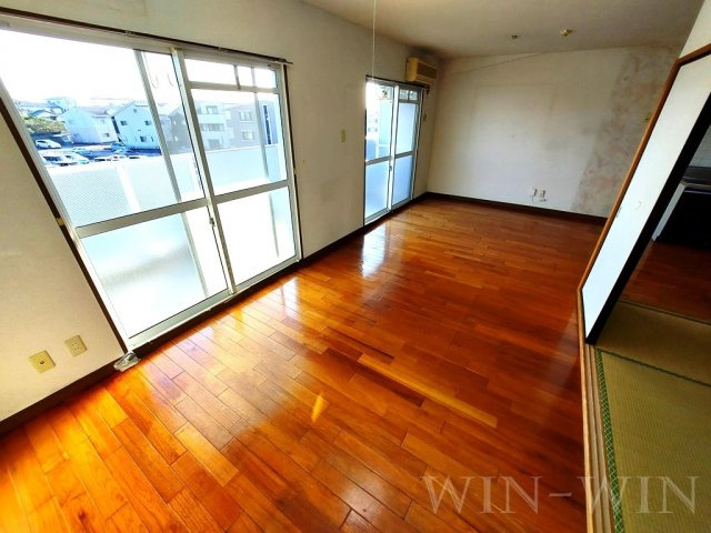 ファインビレッジの居間・リビング