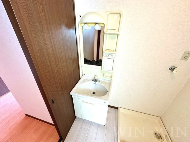 Surplusリーベ Ⅰの独立洗面台