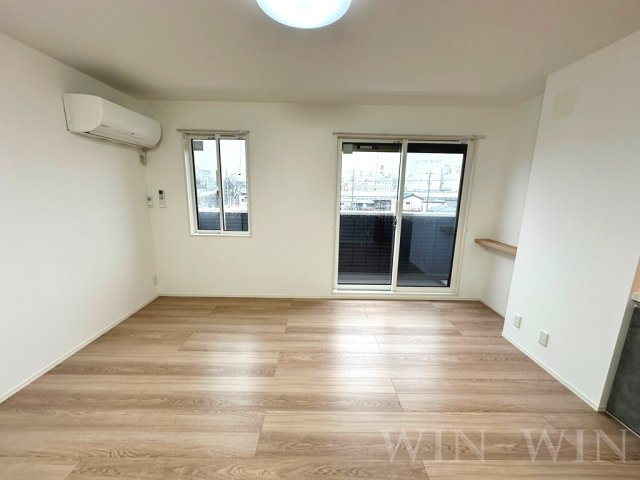 ファミール駅西の居間・リビング