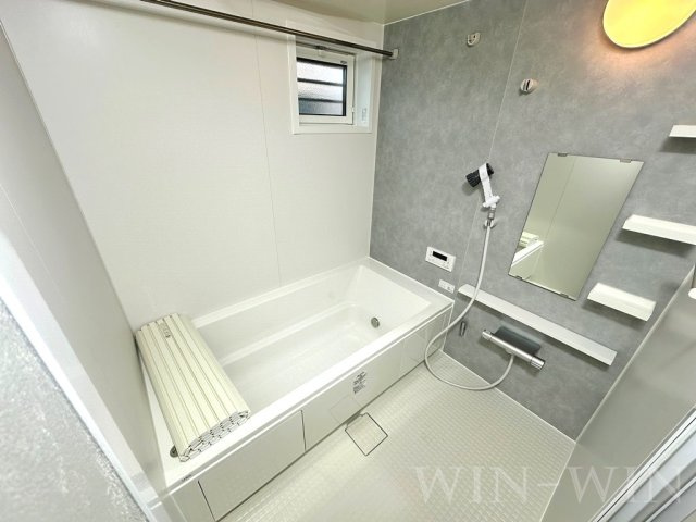 ファミール駅西の浴室