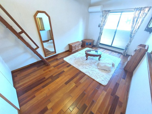 セザンヌ新栄 3の居間・リビング