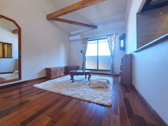 セザンヌ新栄 3の居間・リビング