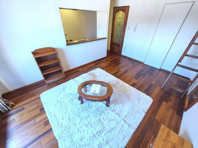 セザンヌ新栄 3の居間・リビング