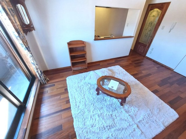 セザンヌ新栄 3の居間・リビング