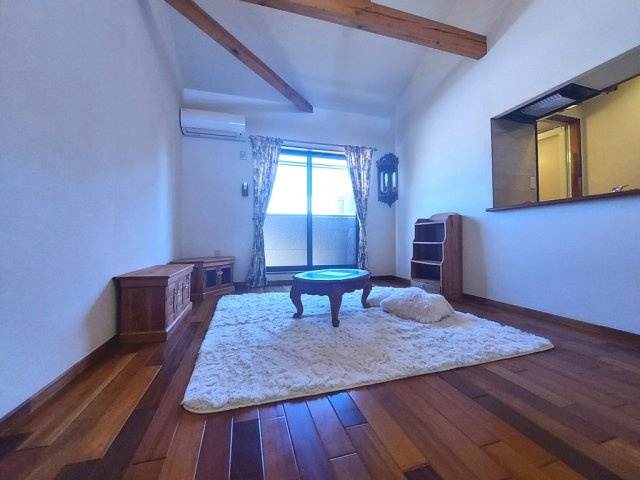 セザンヌ新栄 3の居間・リビング