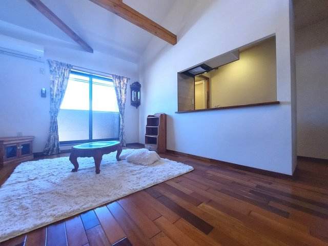 セザンヌ新栄 3の居間・リビング