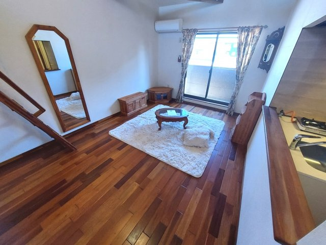 セザンヌ新栄 3の居間・リビング