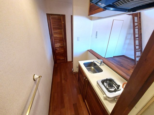 セザンヌ新栄 3のキッチン