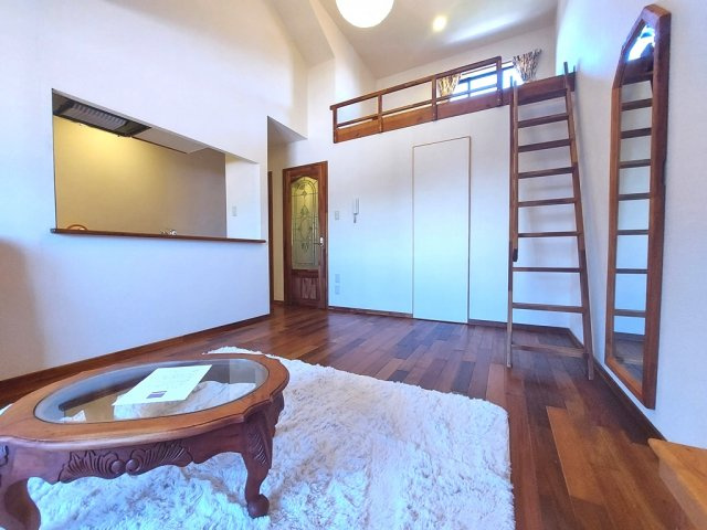 セザンヌ新栄 3の寝室