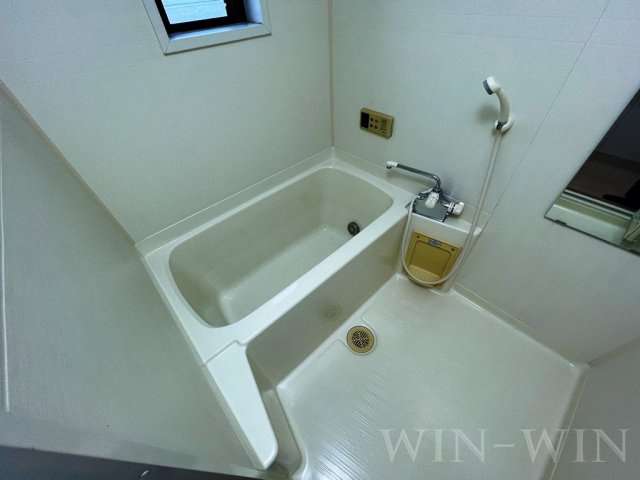 フローレス Aの浴室