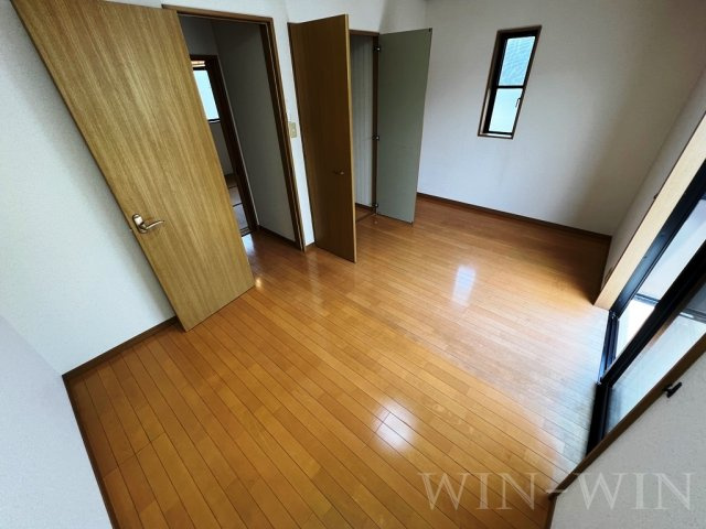 フローレス Aの寝室