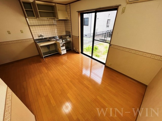 フローレス Aの居間・リビング