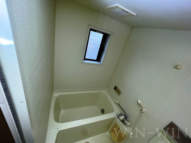 フローレス Aの浴室