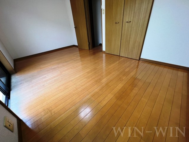 フローレス Aの寝室