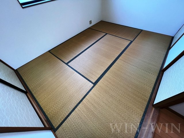 フローレス Aの和室