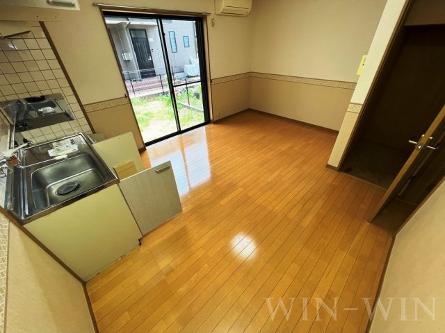 フローレス Aの居間・リビング