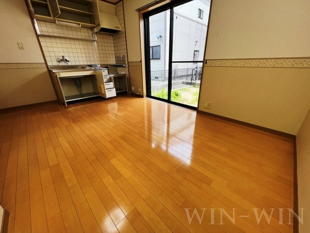 フローレス Aの居間・リビング