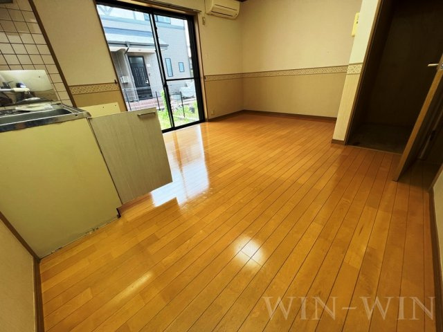 フローレス Aの居間・リビング