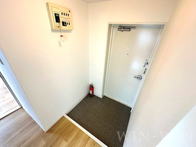 宮ハイツの玄関