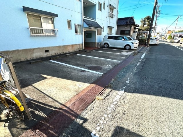 宮ハイツの駐車場