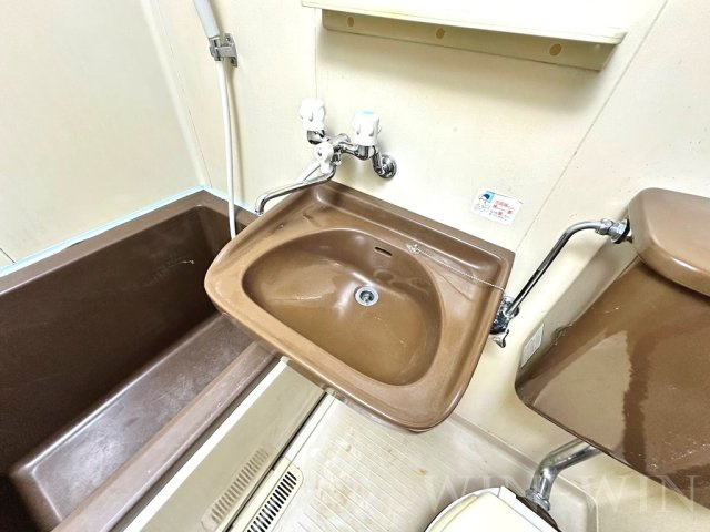 フォーブル西松山の洗面所